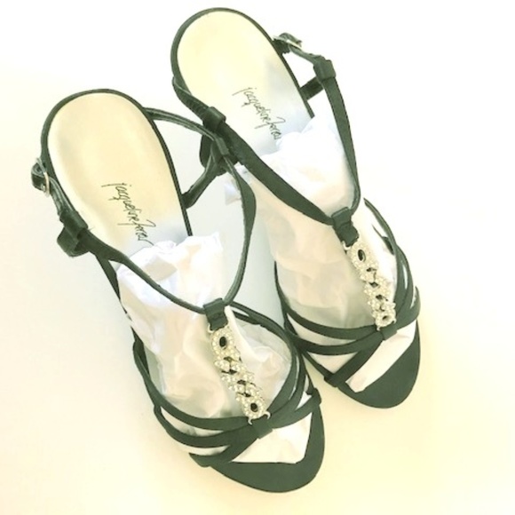 Ferrar rhinstone T-Strap heels size 6 - Picture 1 of 4